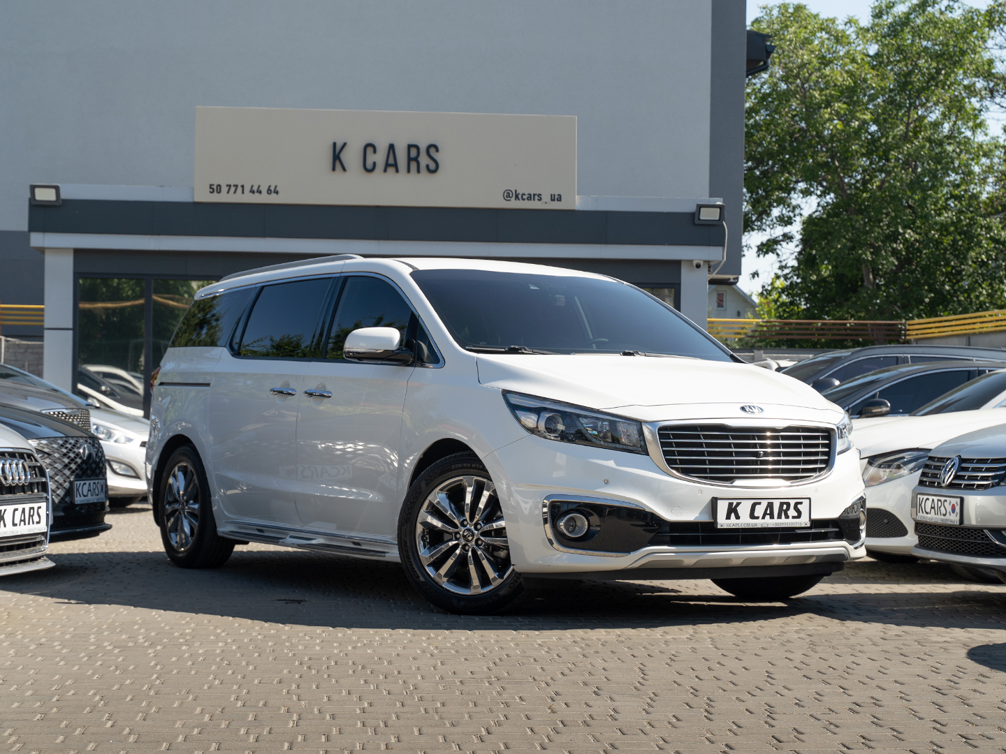 Kia Carnival-gal_1
