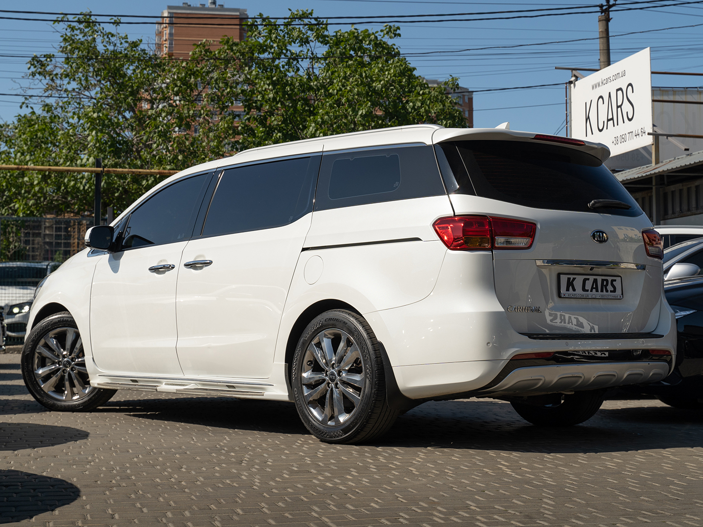 Kia Carnival-gal_2
