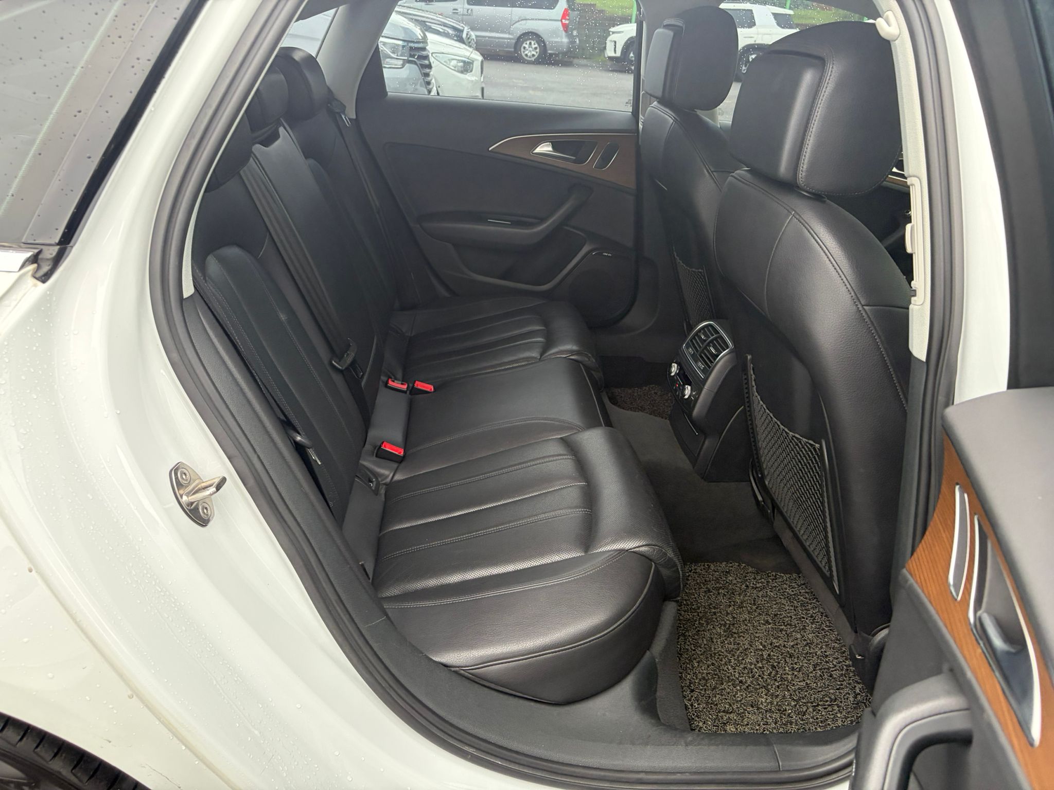 Audi A6-gal_8