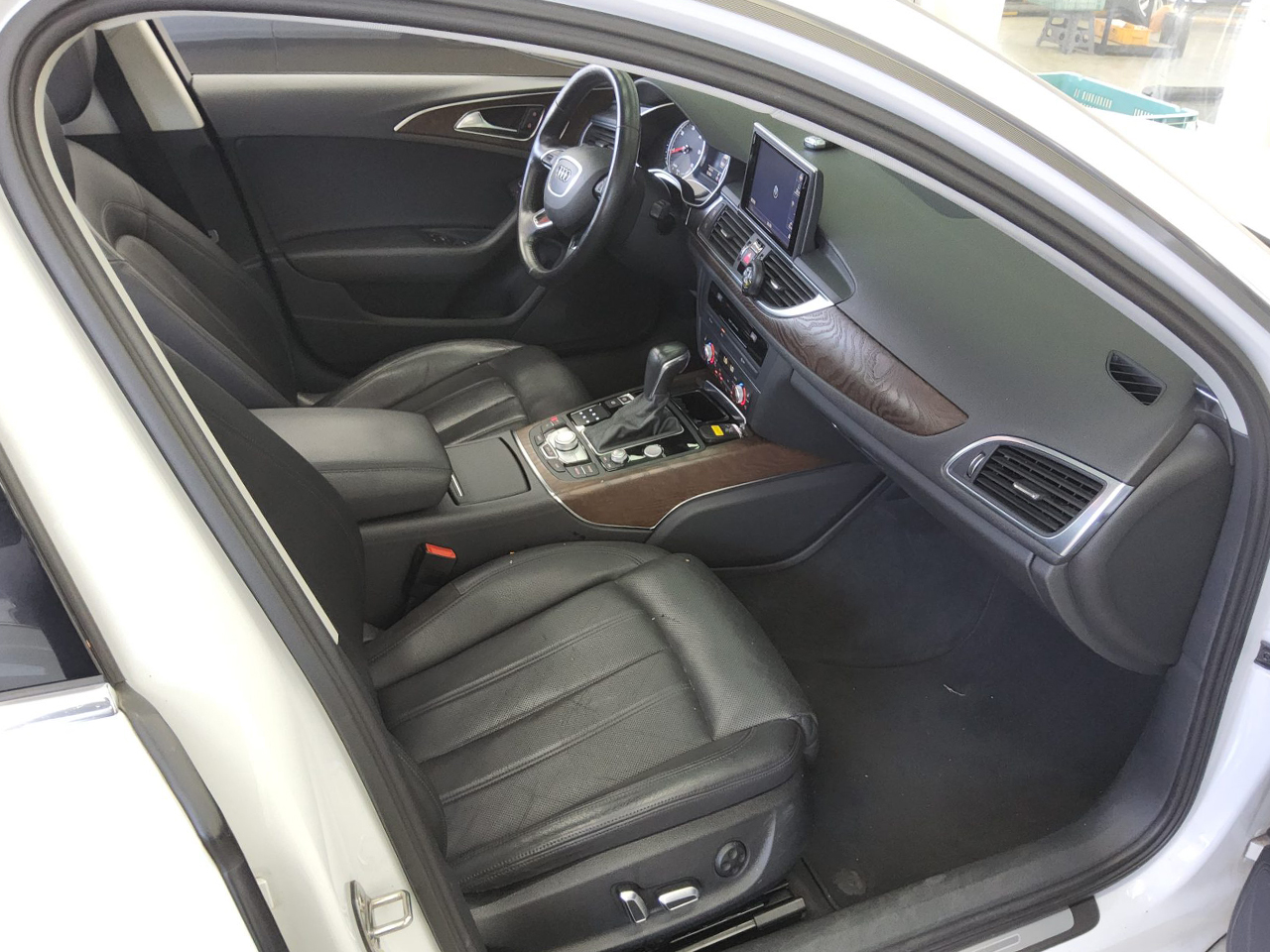 Audi A6-gal_10
