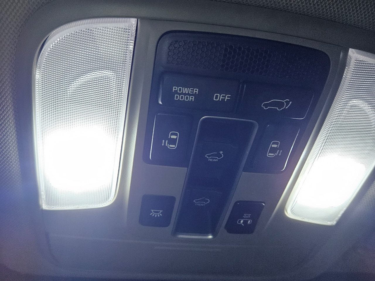 Kia Carnival-gal_9