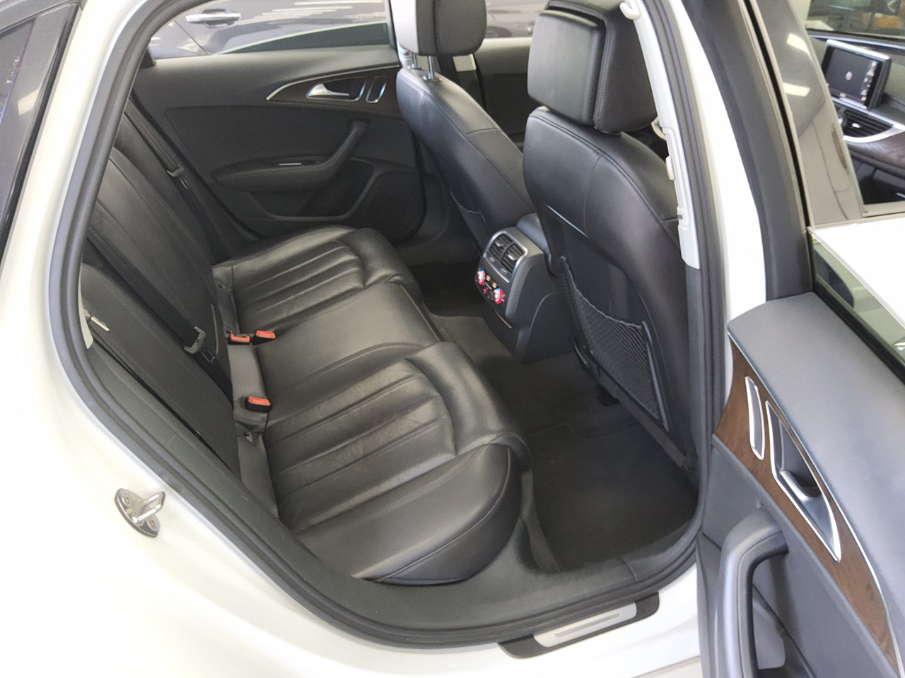Audi A6-gal_12