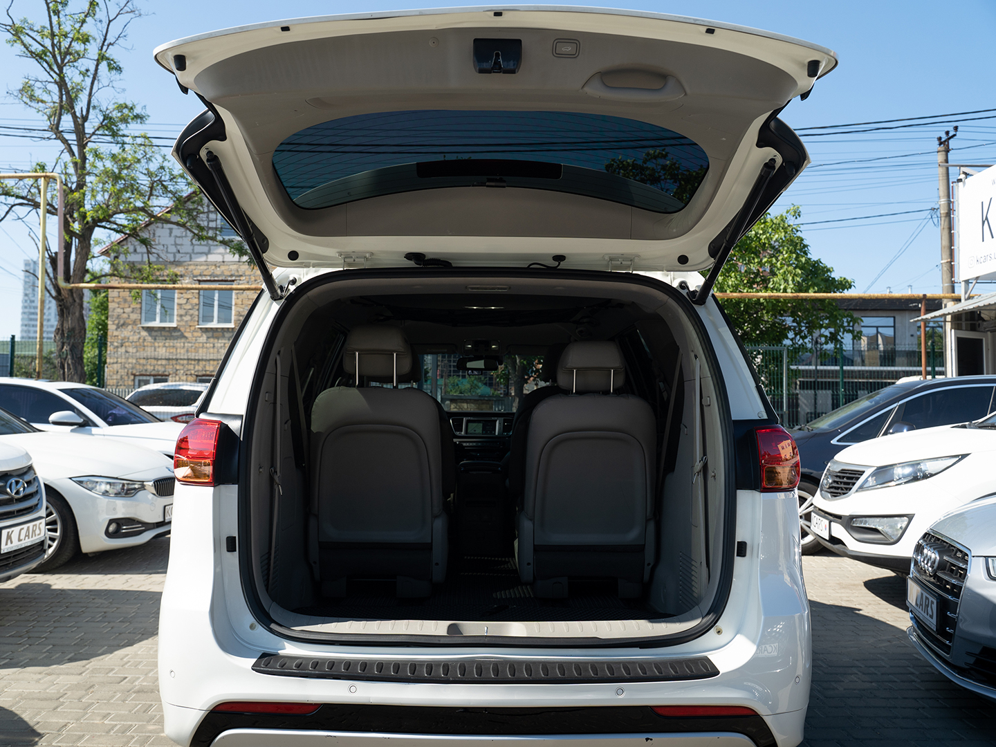 Kia Carnival-gal_5