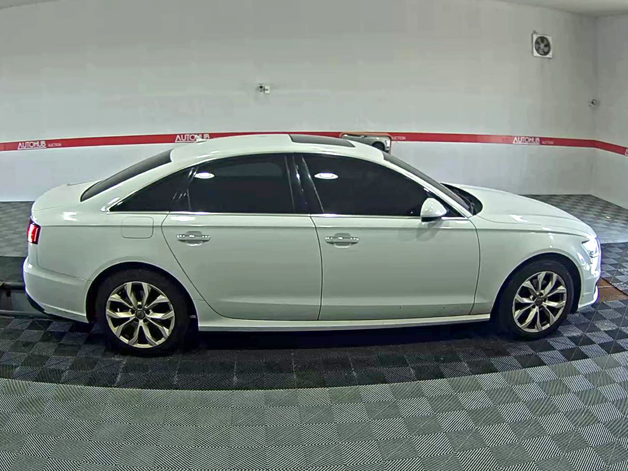 Audi A6-gal_13
