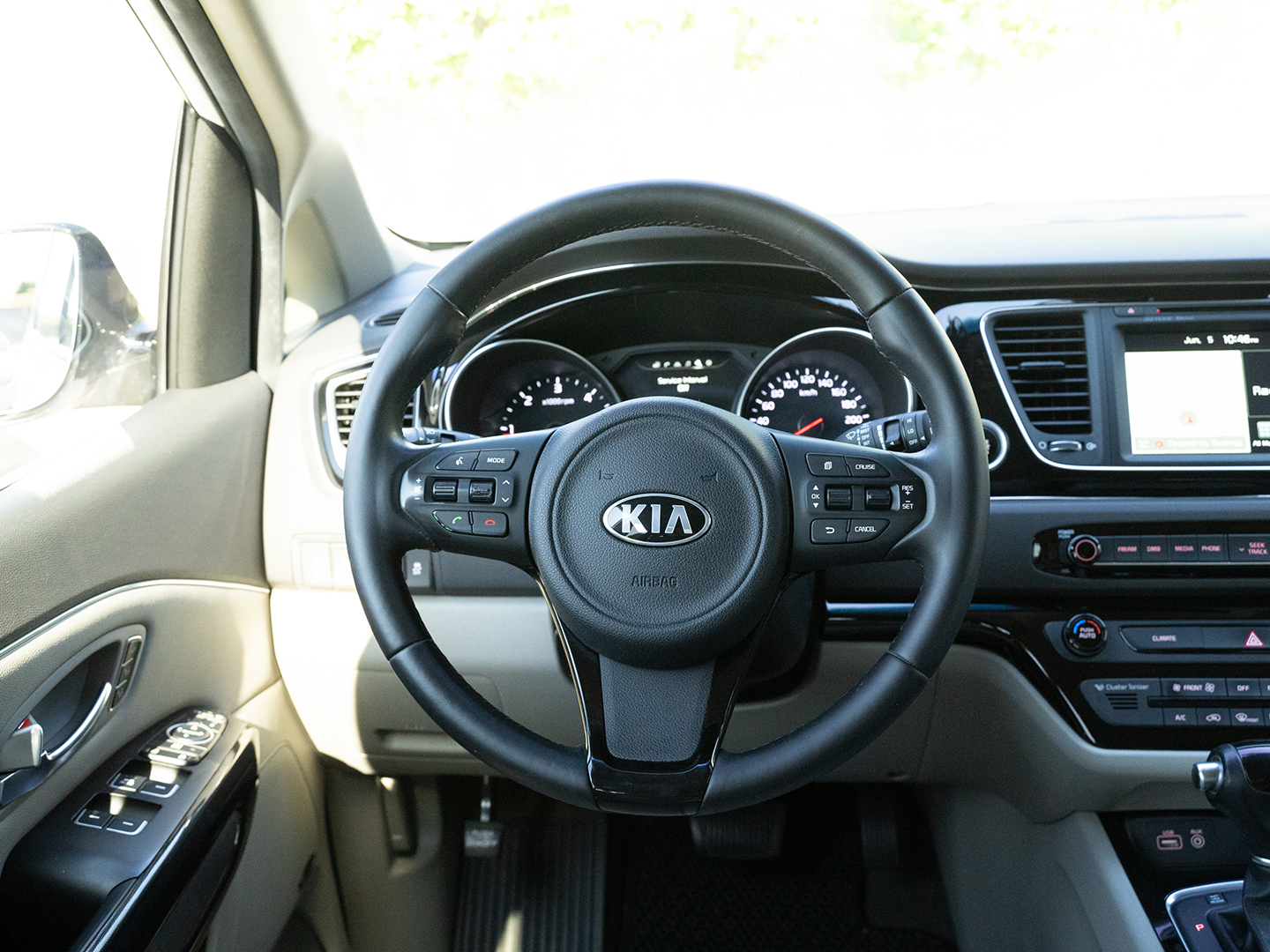 Kia Carnival-gal_7