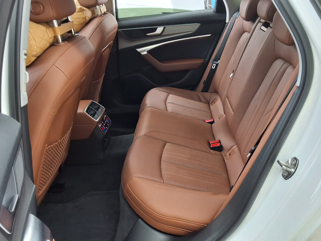 Audi A6-gal_16