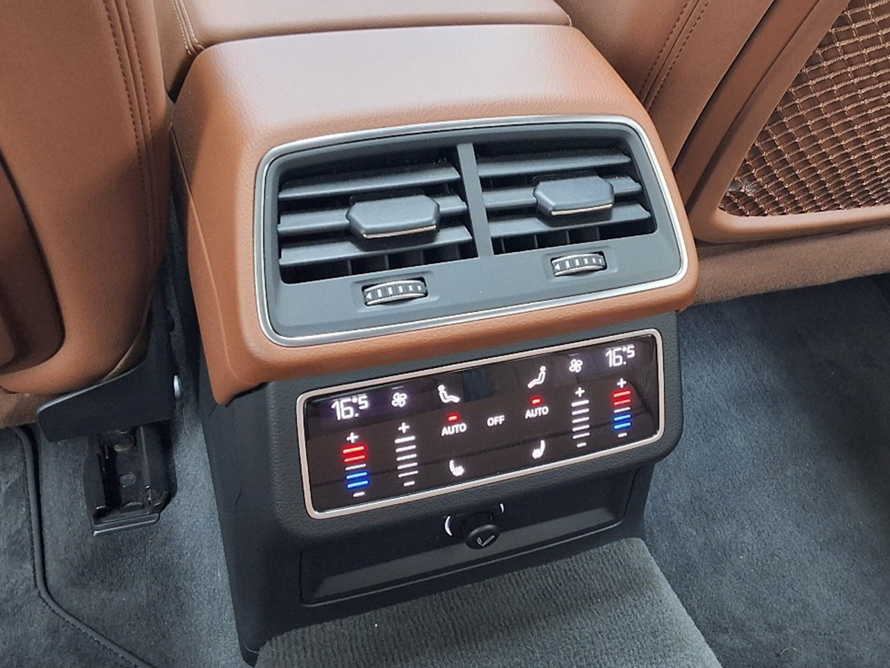 Audi A6-gal_17