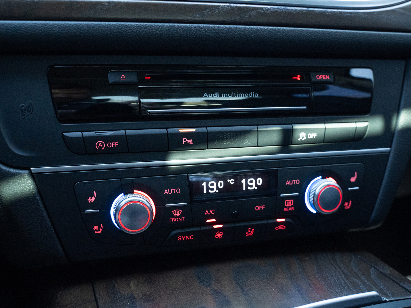 Audi A6-gal_14