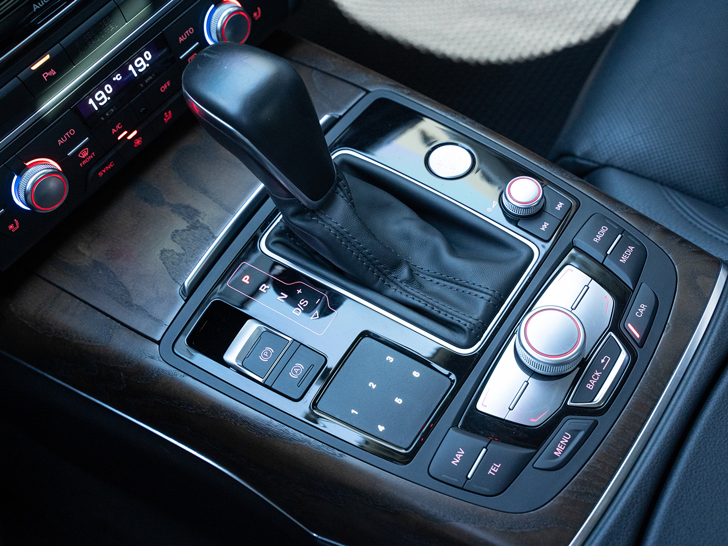 Audi A6-gal_15