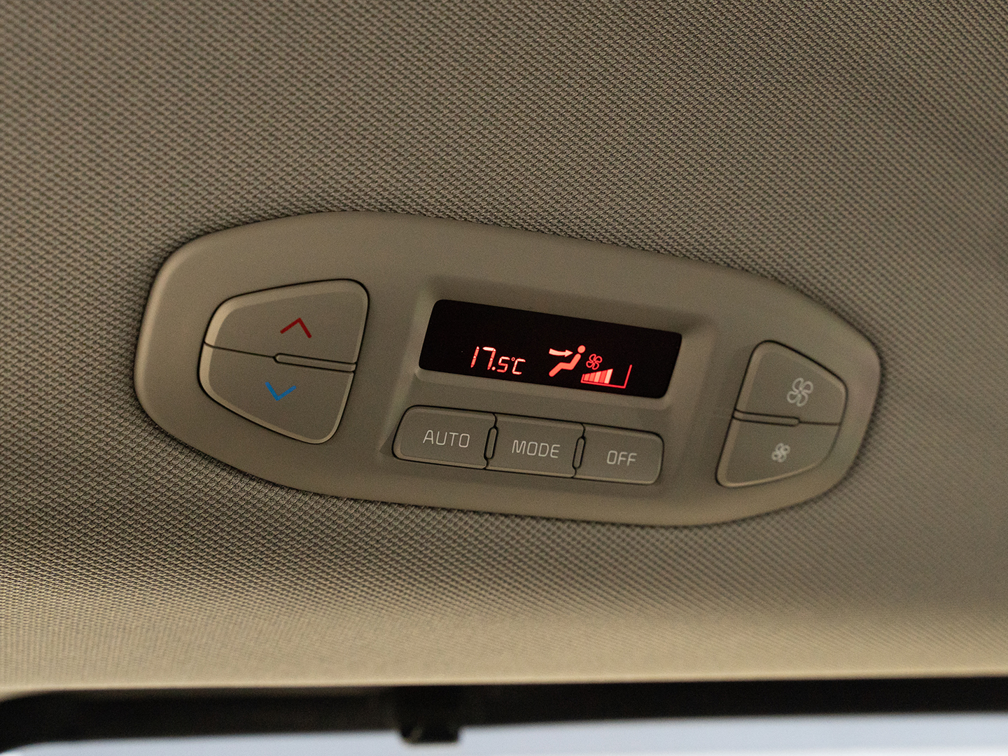 Kia Carnival-gal_20