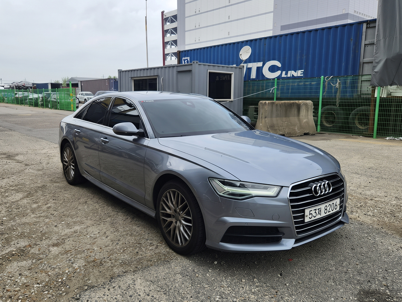 Audi A6-gal_1