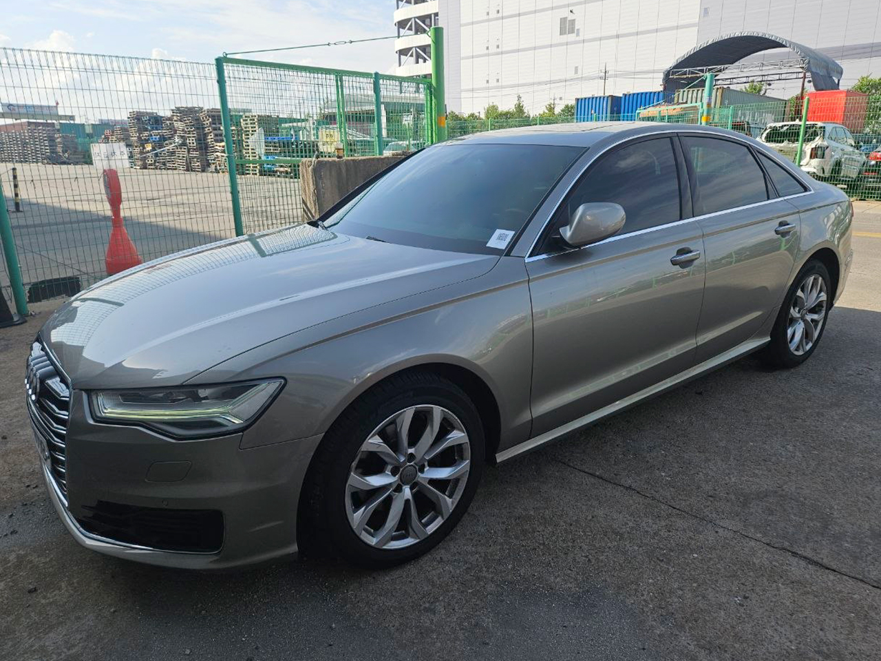 Audi A6-gal_4