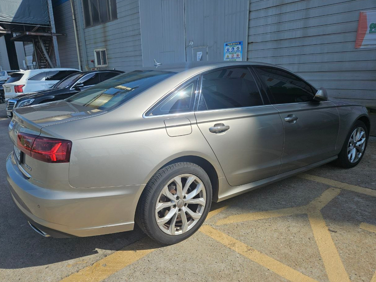 Audi A6-gal_5