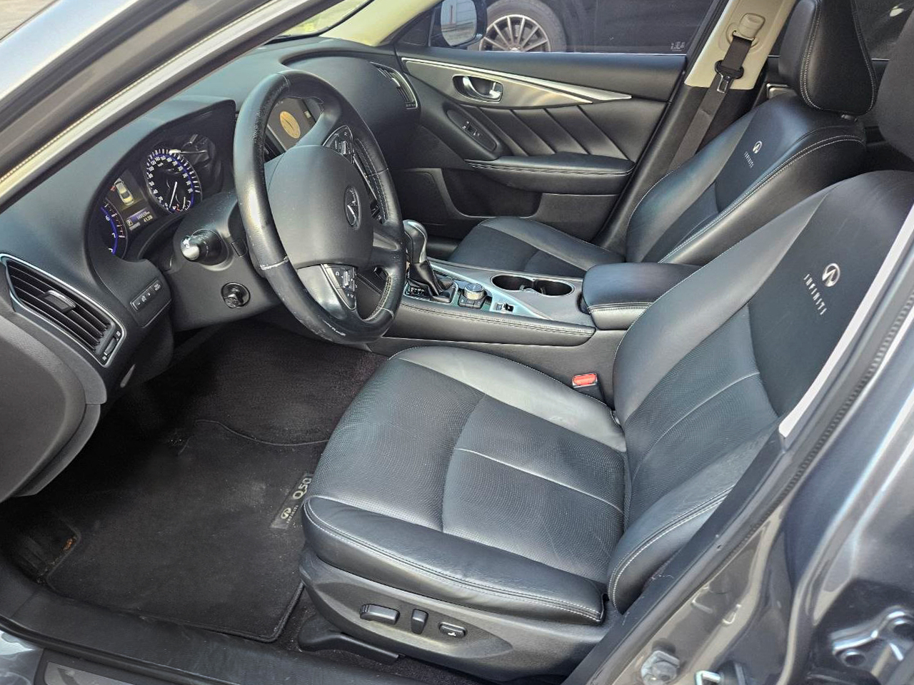 Infiniti Q50-gal_8
