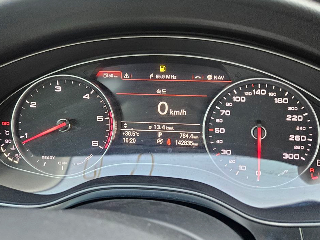 Audi A6-gal_8