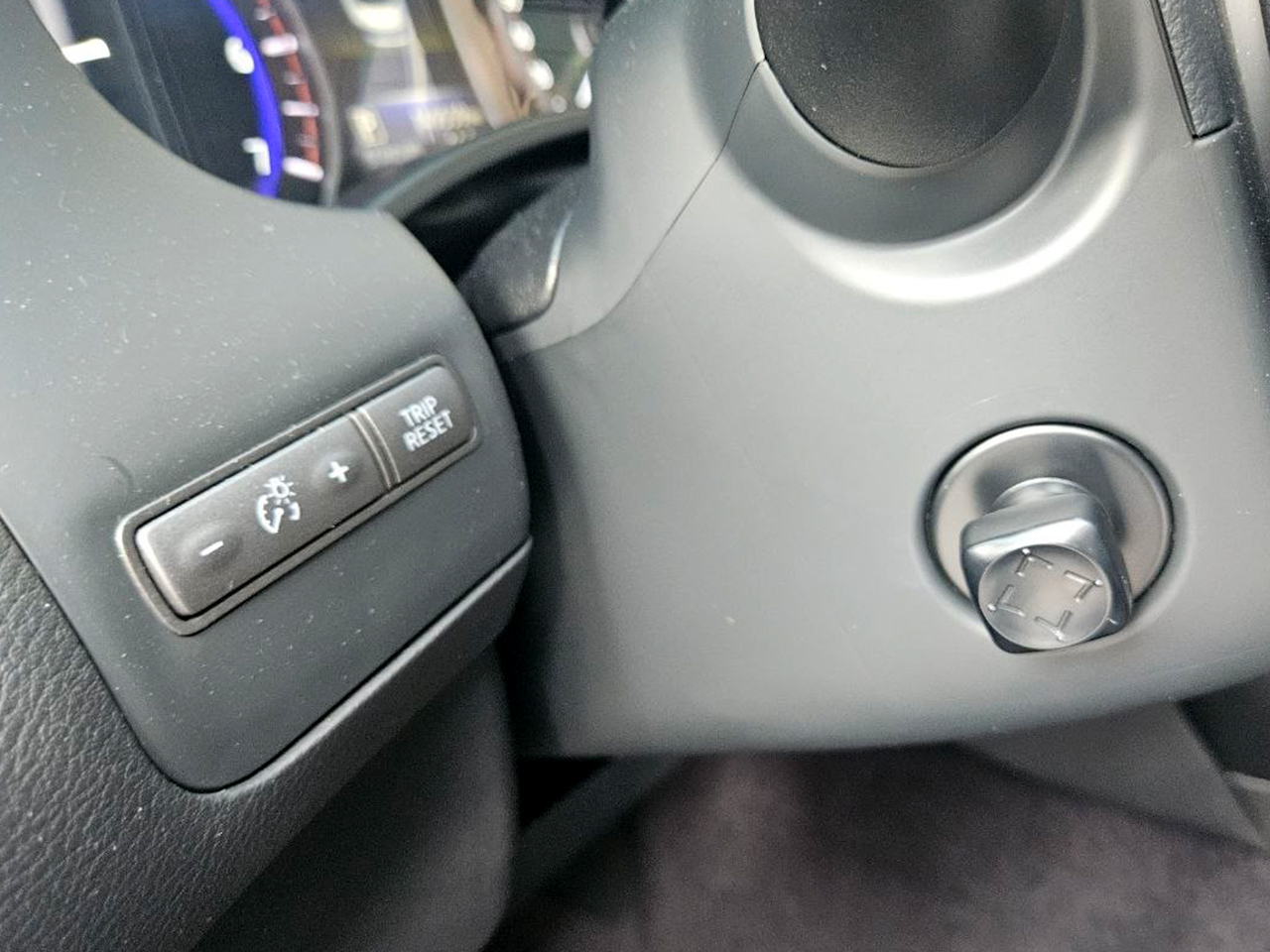Infiniti Q50-gal_10