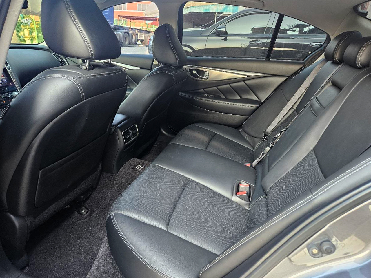 Infiniti Q50-gal_14