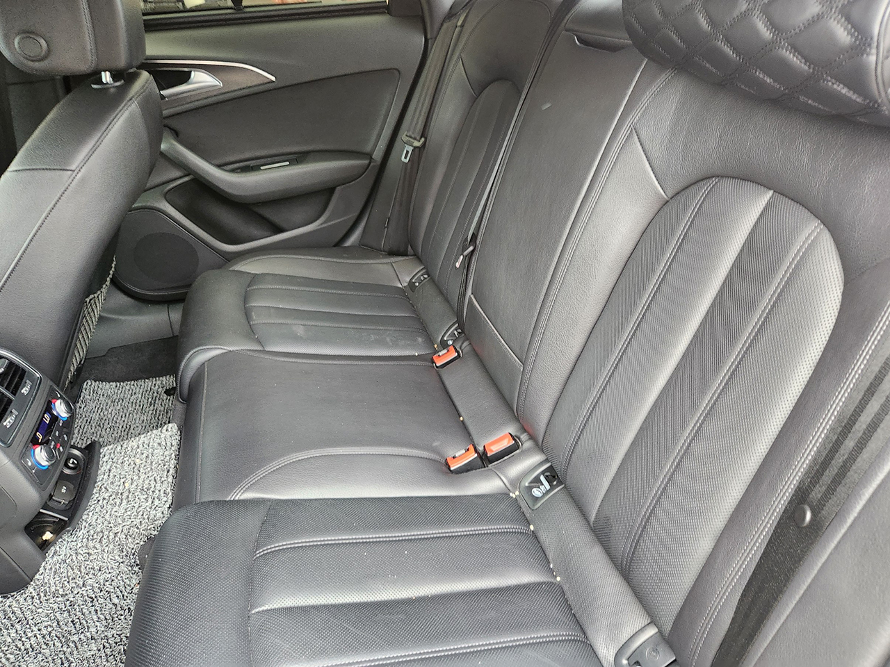 Audi A6-gal_12