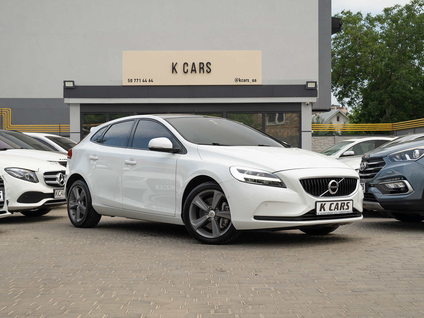 VOLVO V40-gal_1