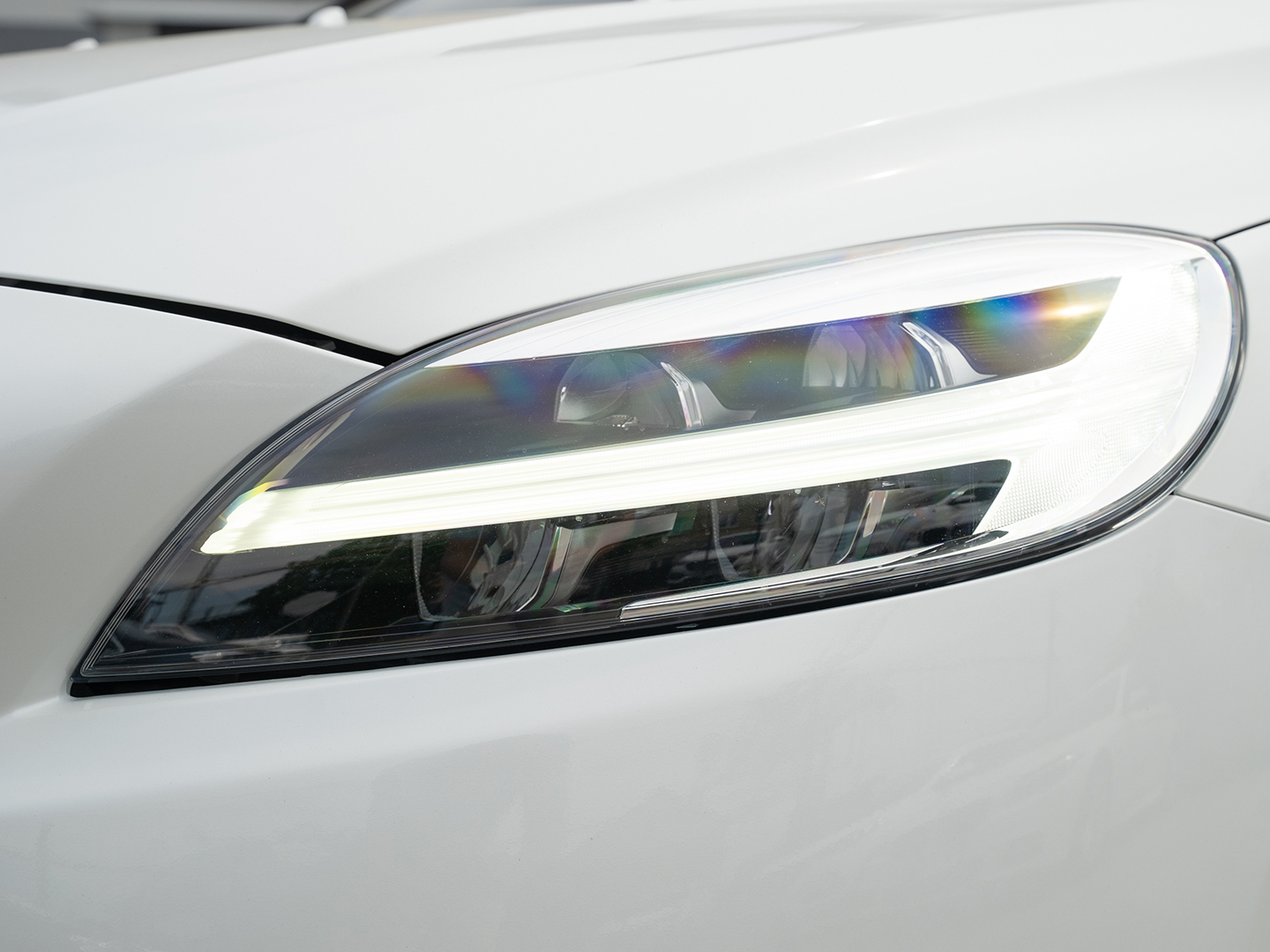 VOLVO V40-gal_3