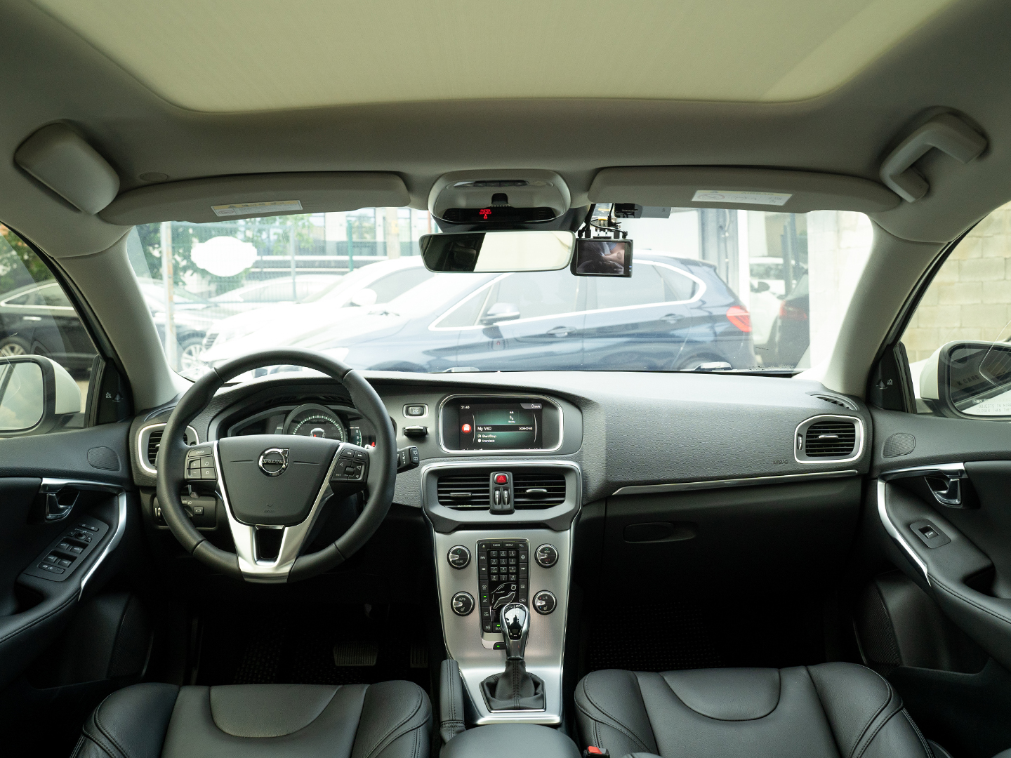 VOLVO V40-gal_5