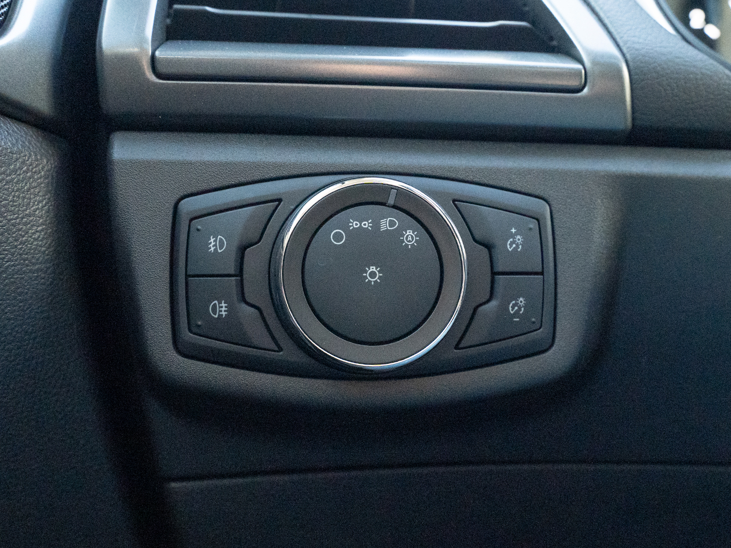 FORD MONDEO-gal_12