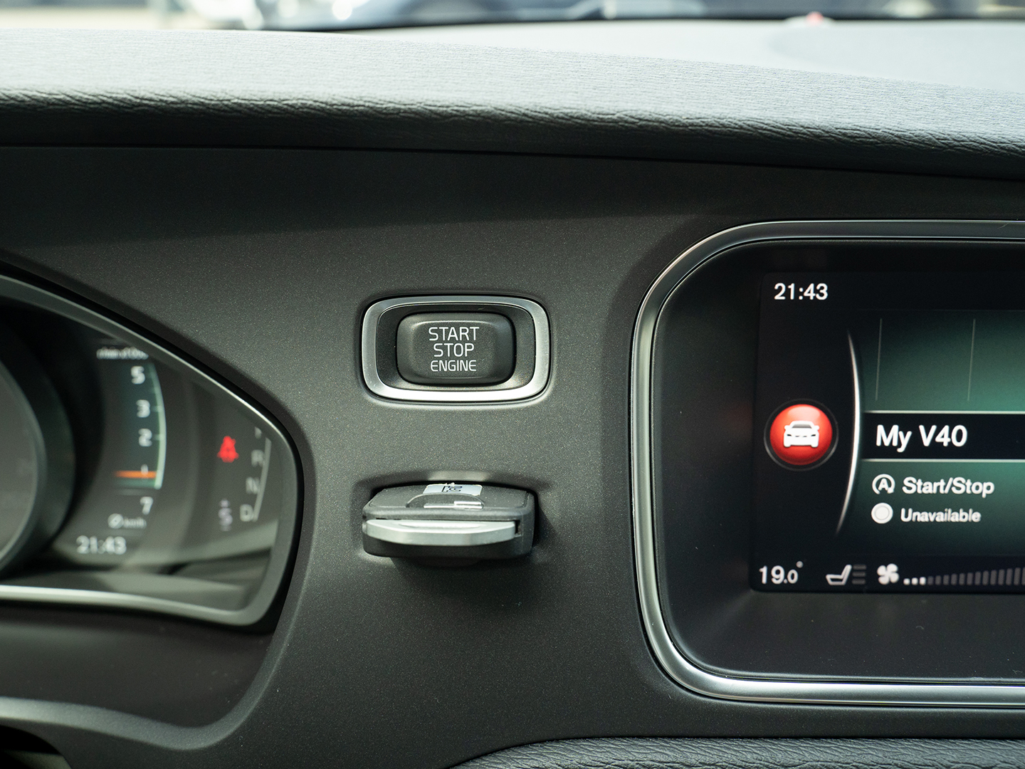 VOLVO V40-gal_11