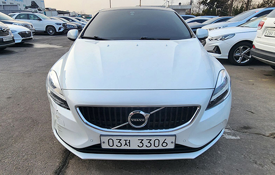 VOLVO V40