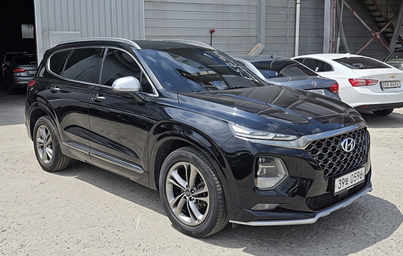 Hyundai Santa