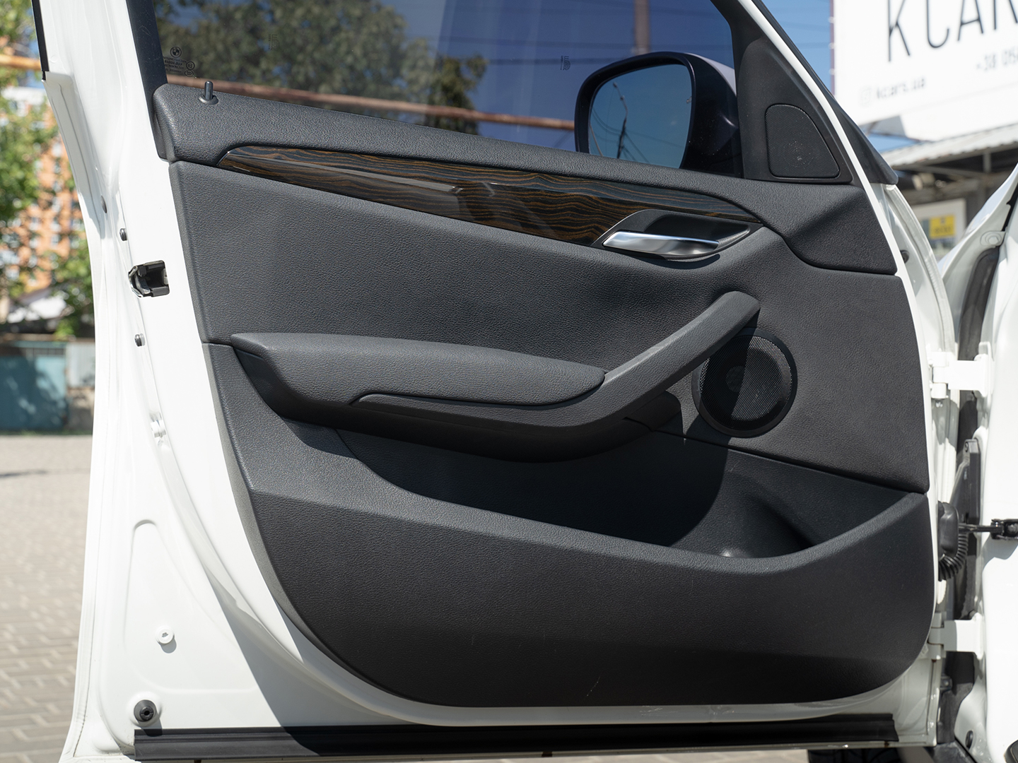BMW X1-gal_11