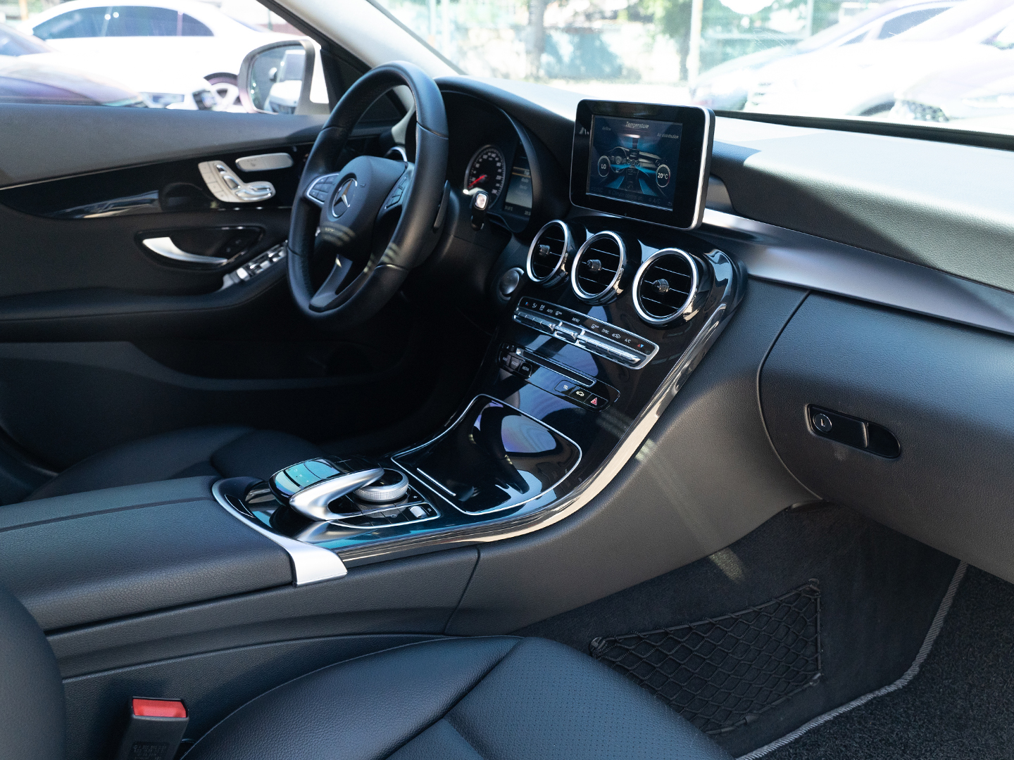 MERCEDES-BENZ C200-gal_17