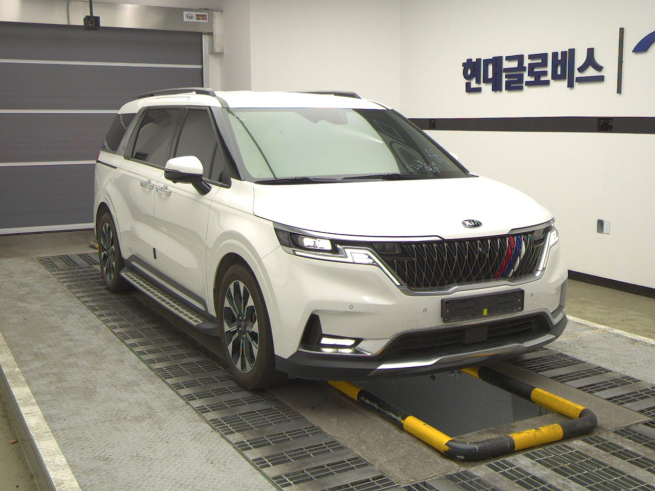 Kia Carnival-gal_1