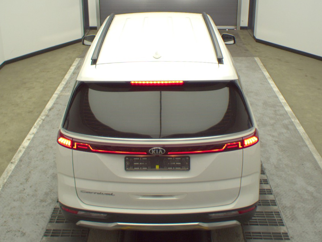 Kia Carnival-gal_6