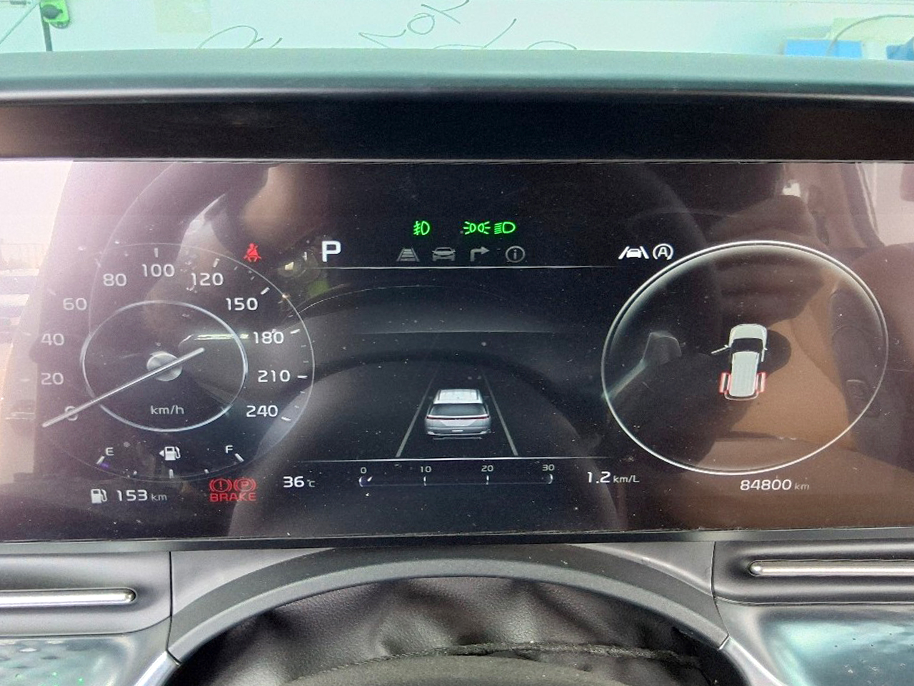 Kia Carnival-gal_9